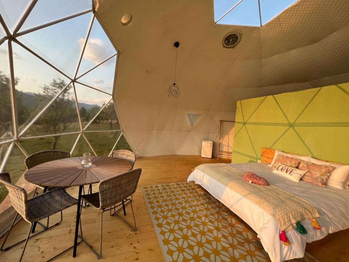 Hotel Tranquil Dome - Manta'S Retreat Glamping Cornereva Exterior foto