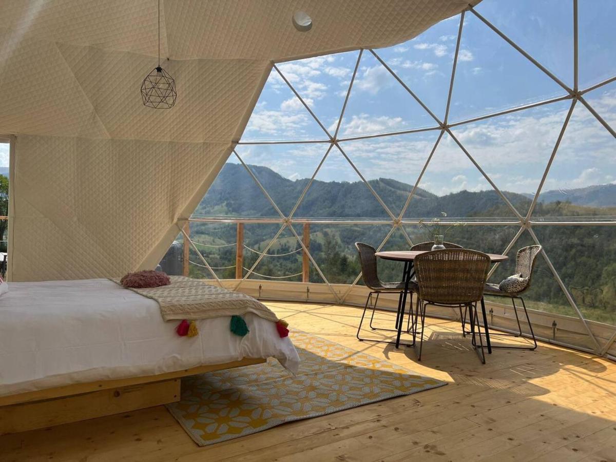 Hotel Tranquil Dome - Manta'S Retreat Glamping Cornereva Exterior foto