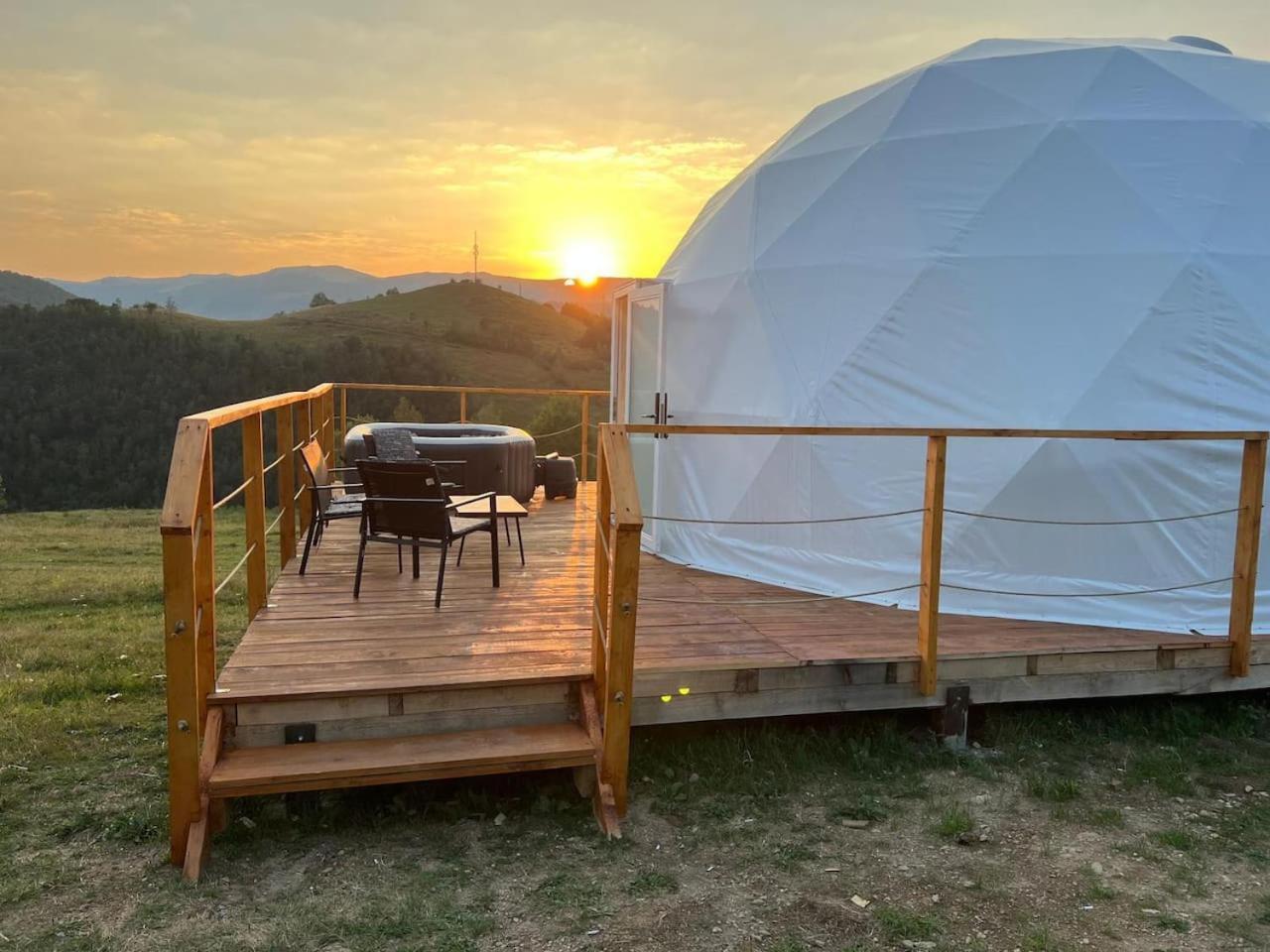 Hotel Tranquil Dome - Manta'S Retreat Glamping Cornereva Exterior foto