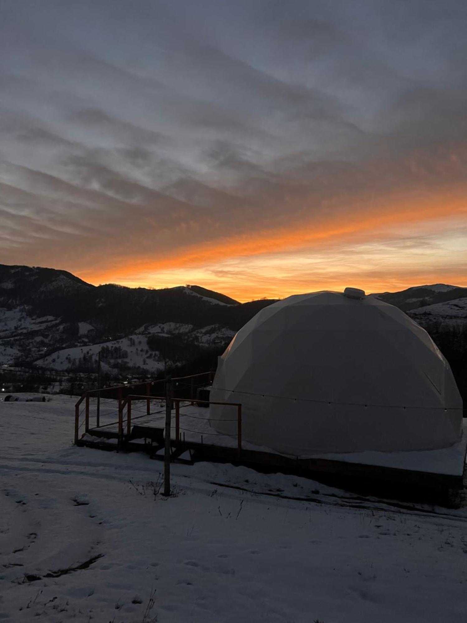 Hotel Tranquil Dome - Manta'S Retreat Glamping Cornereva Exterior foto